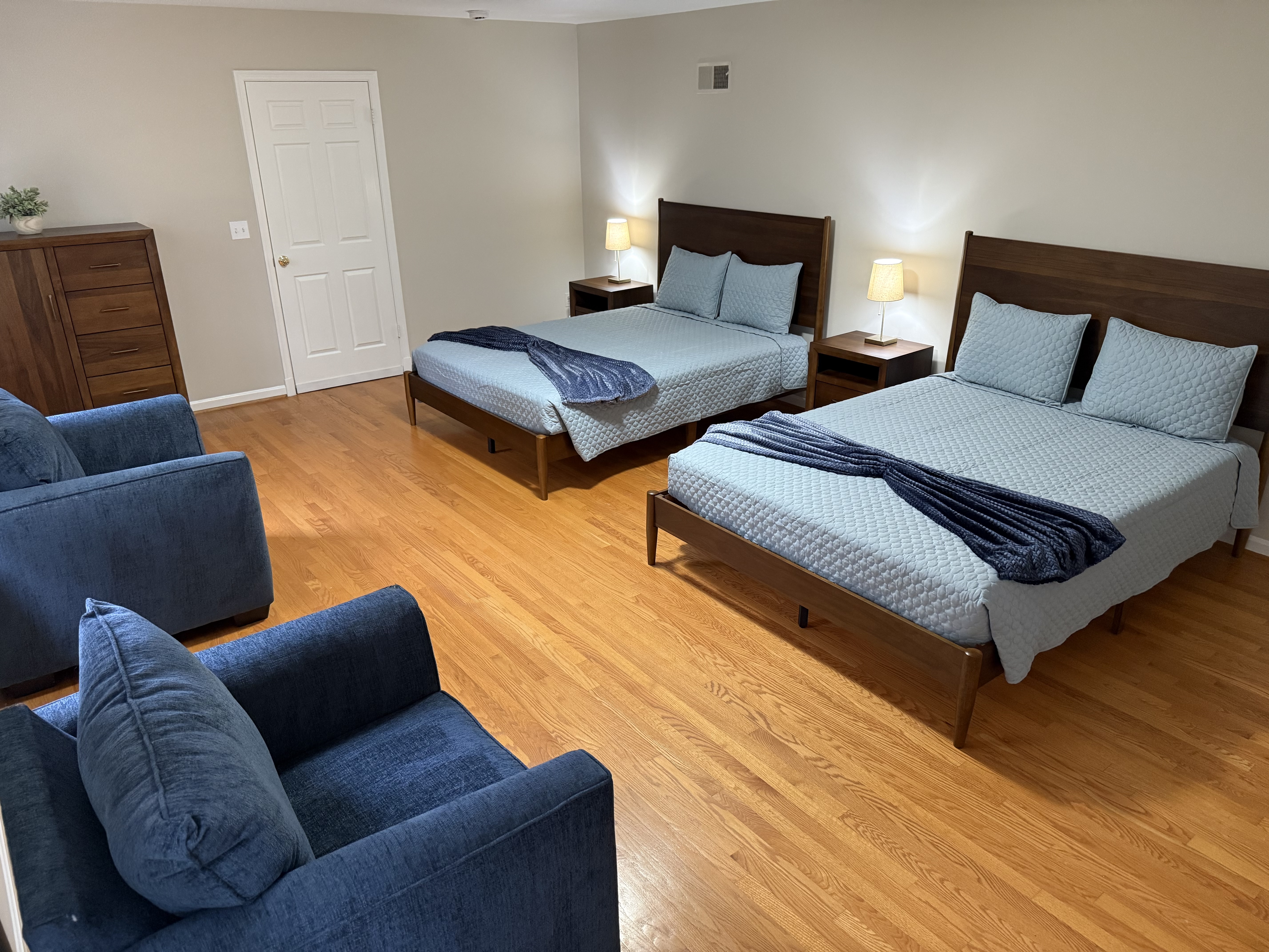 Spacious Shared Room with Cozy Seating